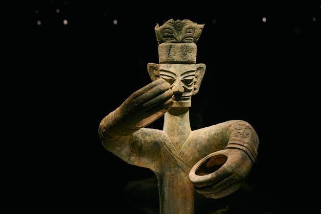 Tall bronze standing figure at Sanxingdui Museum