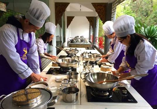 Food-focused Sichuan experiences