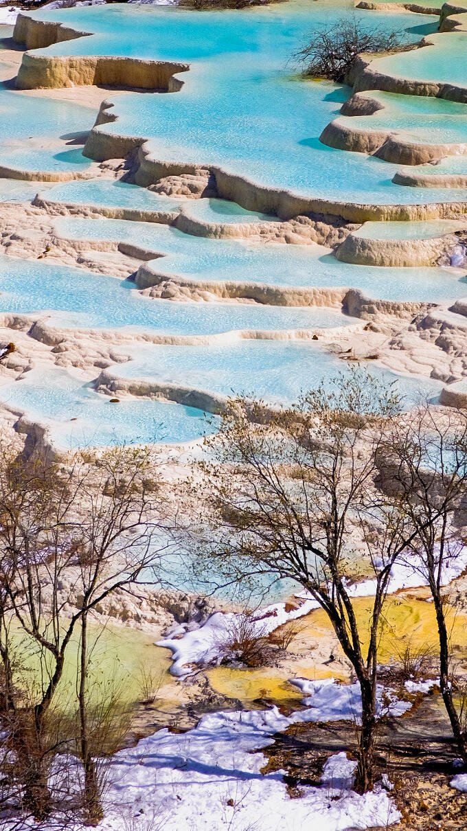 Huanglong colorful pools and natural scenery